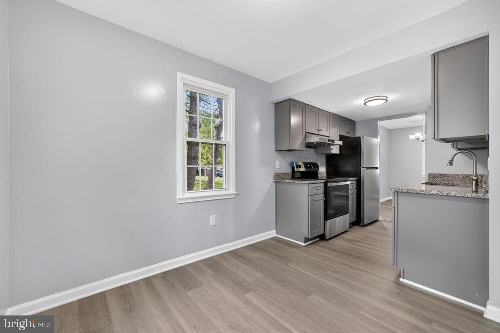 SHADY GROVE VILLAGE - Residential