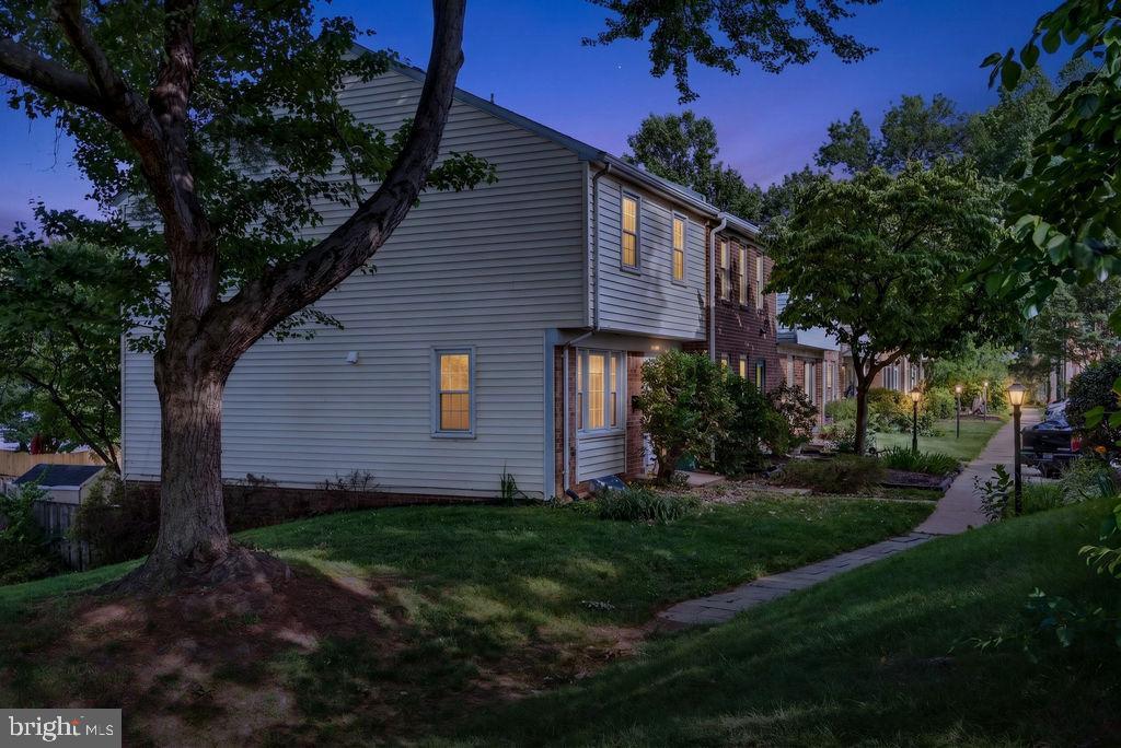 A rare corner unit minutes' walk to Crown Farm and RIO.  Roof was replaced in 2025, new flooring, new refrigerator, new washer, dryer 2025, oven 2024, AC 2019.  New High School at Crown in 2027 and middle school change. 1 min walk to the elementary school. Please contact MCPS for more info and exciting news.  Deck backyard perfect for relaxation.
walk to Crown, Rio, Lifetime gym, Min's drive to Kentlands, metro station, major grocery stores. 270 exit 9.
