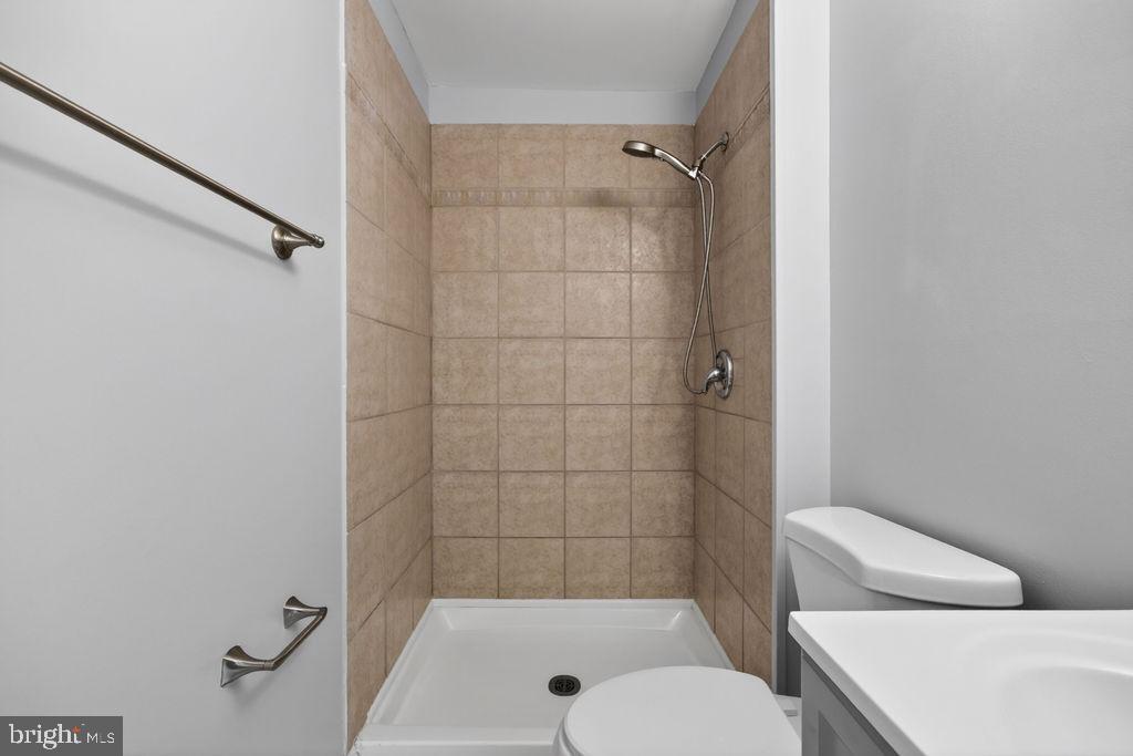 SHADY GROVE VILLAGE - Residential