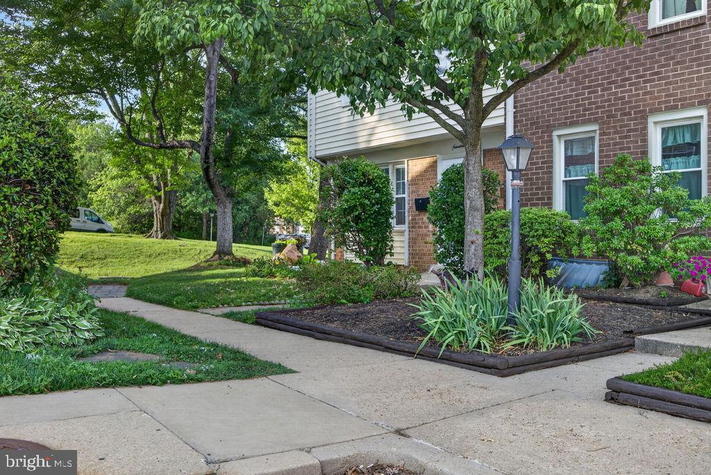 SHADY GROVE VILLAGE - Residential