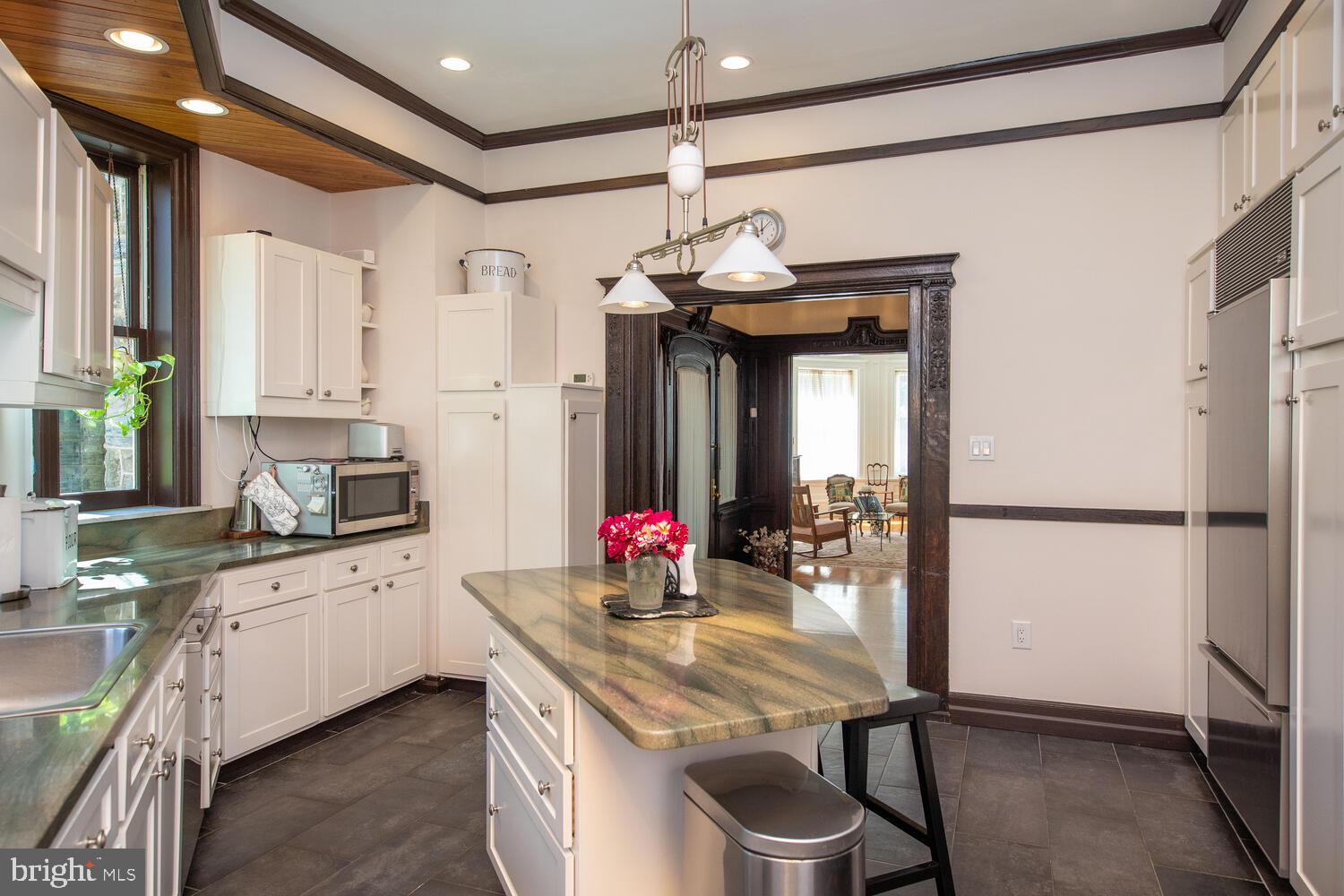 CHESTNUT HILL - Residential