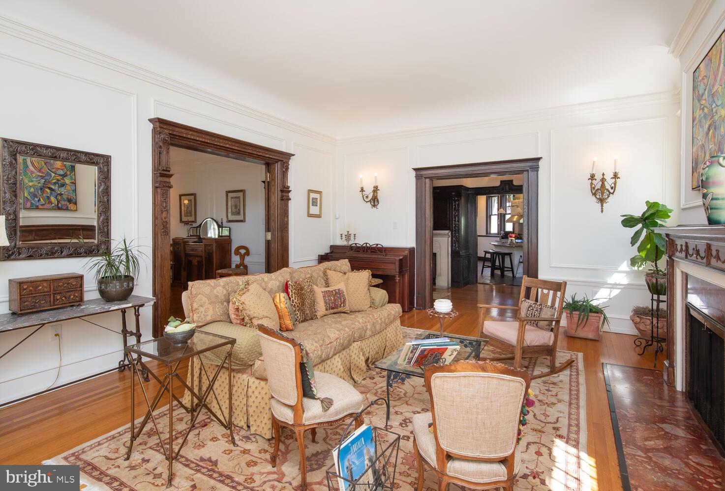 CHESTNUT HILL - Residential