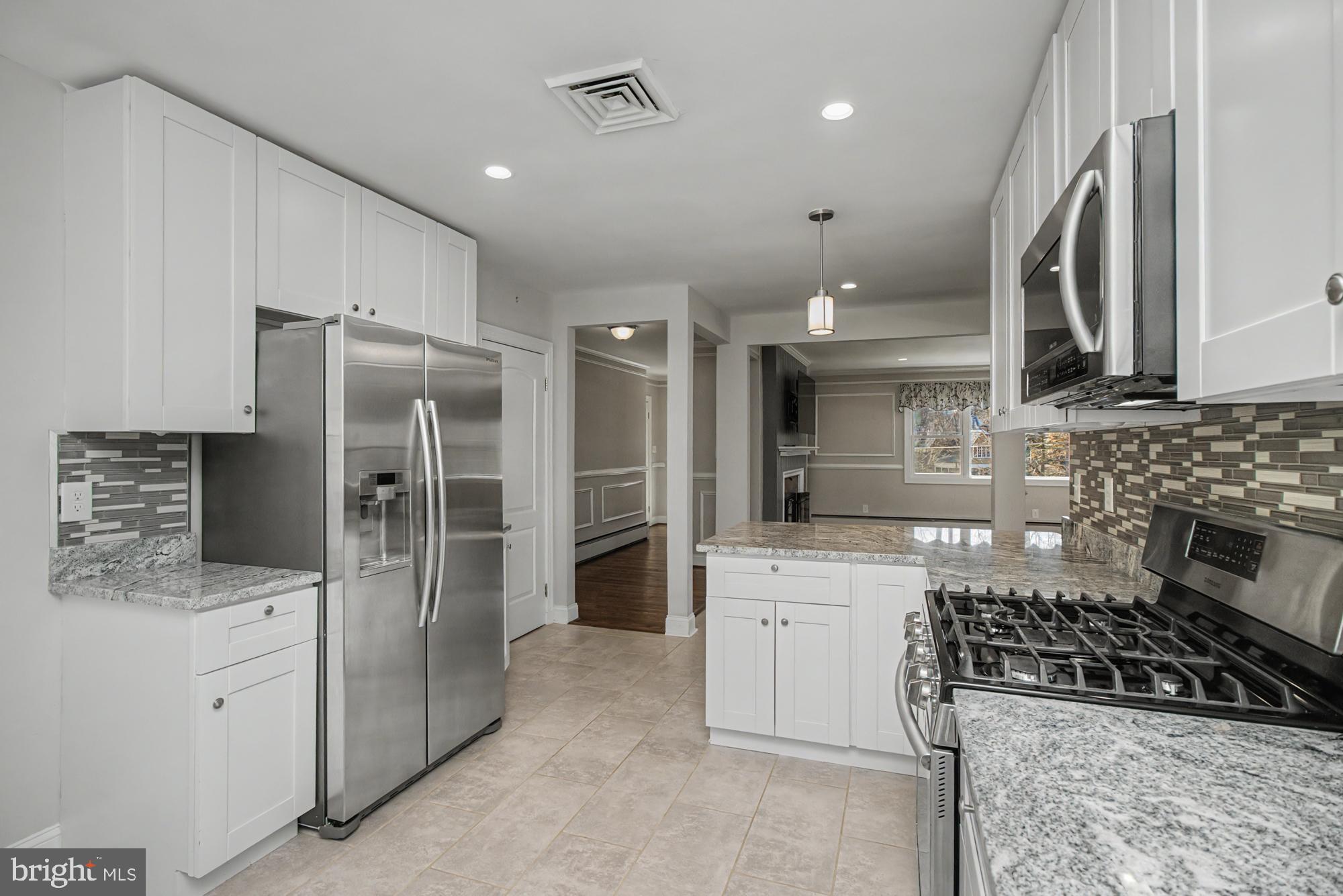 SOUTHLAND HILLS - Residential