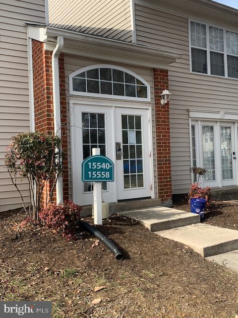 Beautiful condo with new carpeting, new fresh paint, nice modern kitchen with stainless steal appliances, complete privacy overlooking greenery and no noisy parking lot.  On main level so no walking up and down the stairs. Close to shopping, schools, and major transportation routes.  Please no pets and no smokers. Thank you..