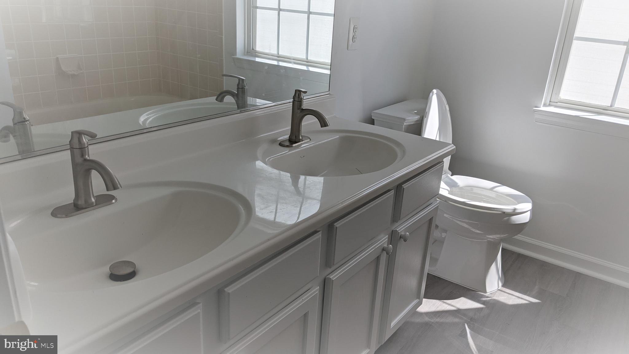 STRATFORD - Residential Lease