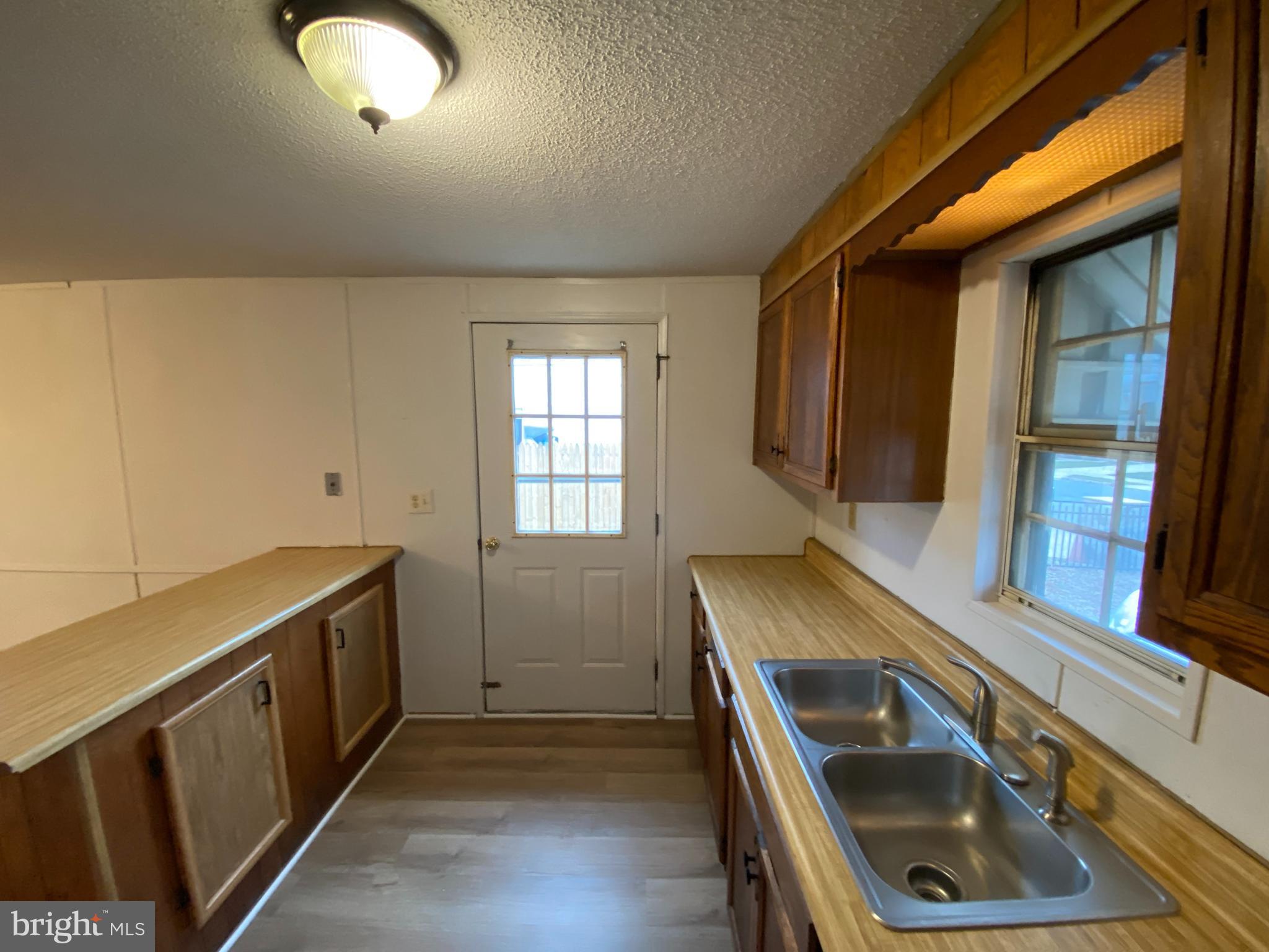MAYFIELD - Residential Lease