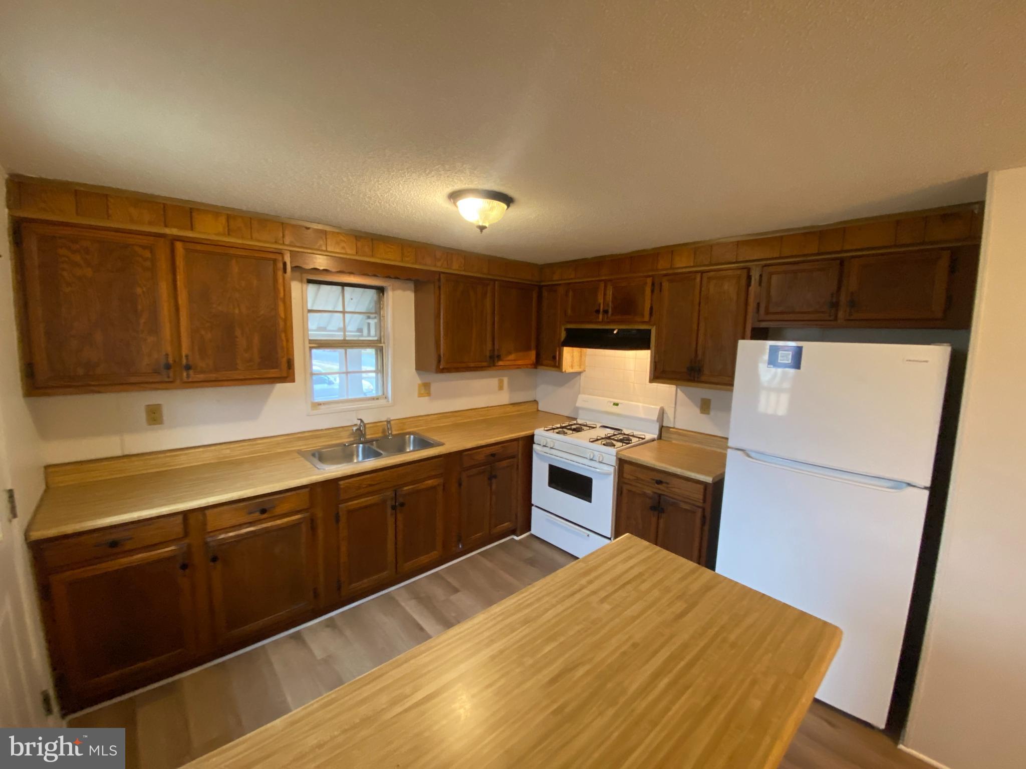 MAYFIELD - Residential Lease