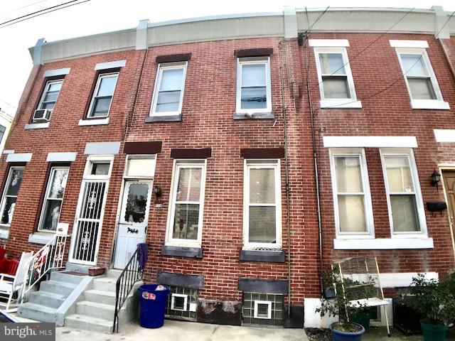 Location Location Location! Clean and new recent renovation with new floors, carpets kitchen and bath, Just steps away from all that both Northern Liberties and Fishtown have to offer, conveniently located near public transportation and easy on off 95. Come make this charming 3 Bed 1 bath rental your new home sweet home.