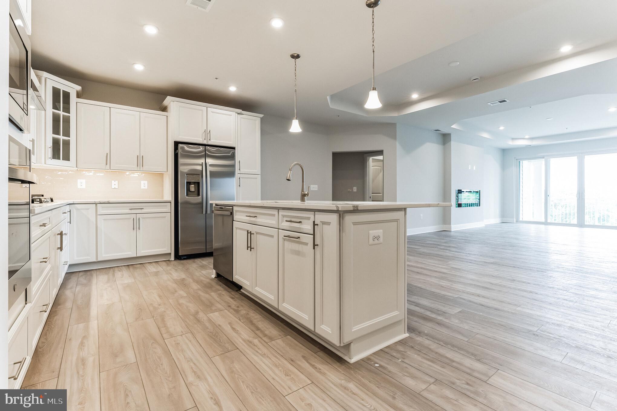 FOUR SEASONS AT KENT ISLAND - Residential