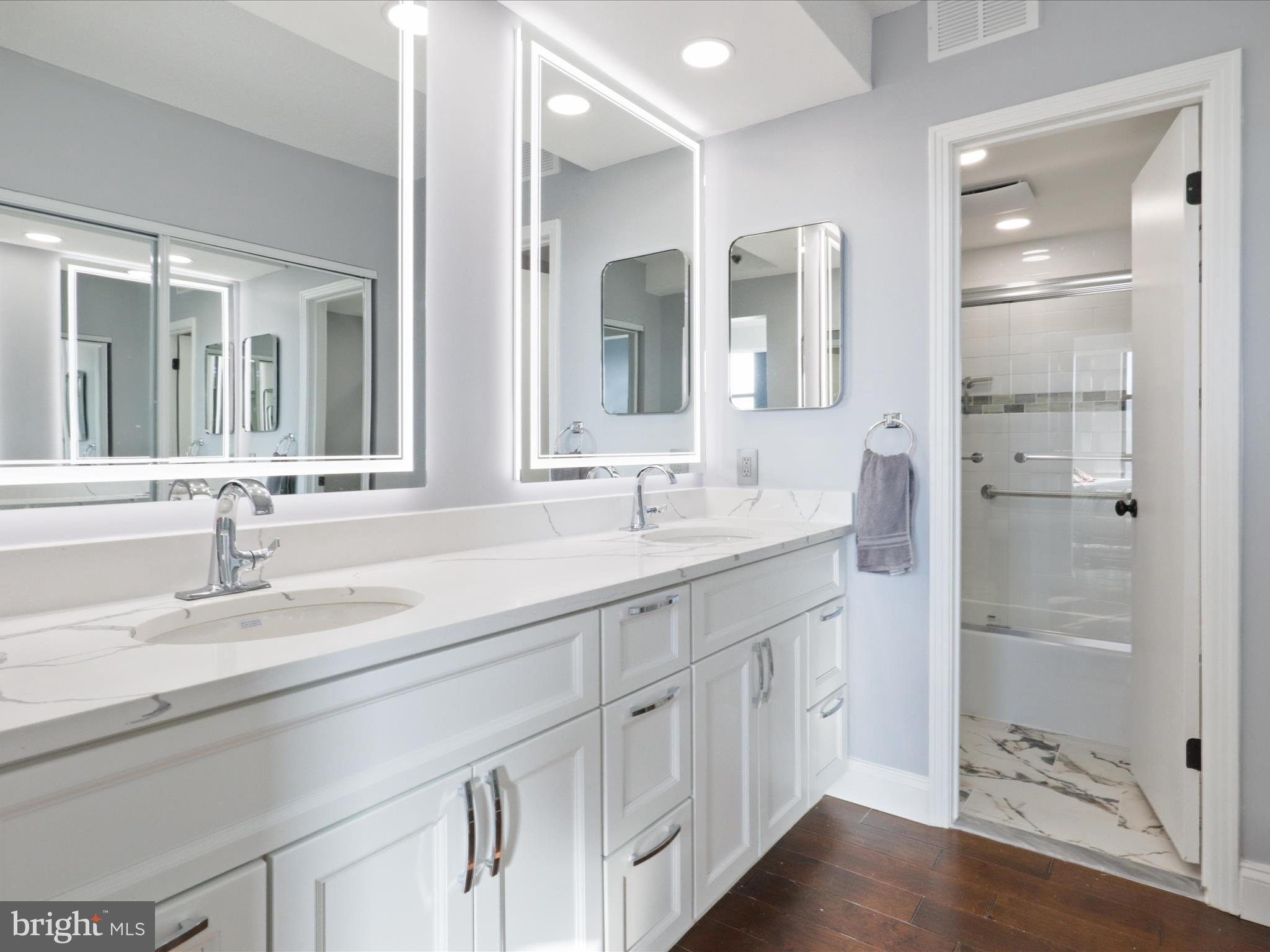 BARKLEY CONDO - Residential Lease