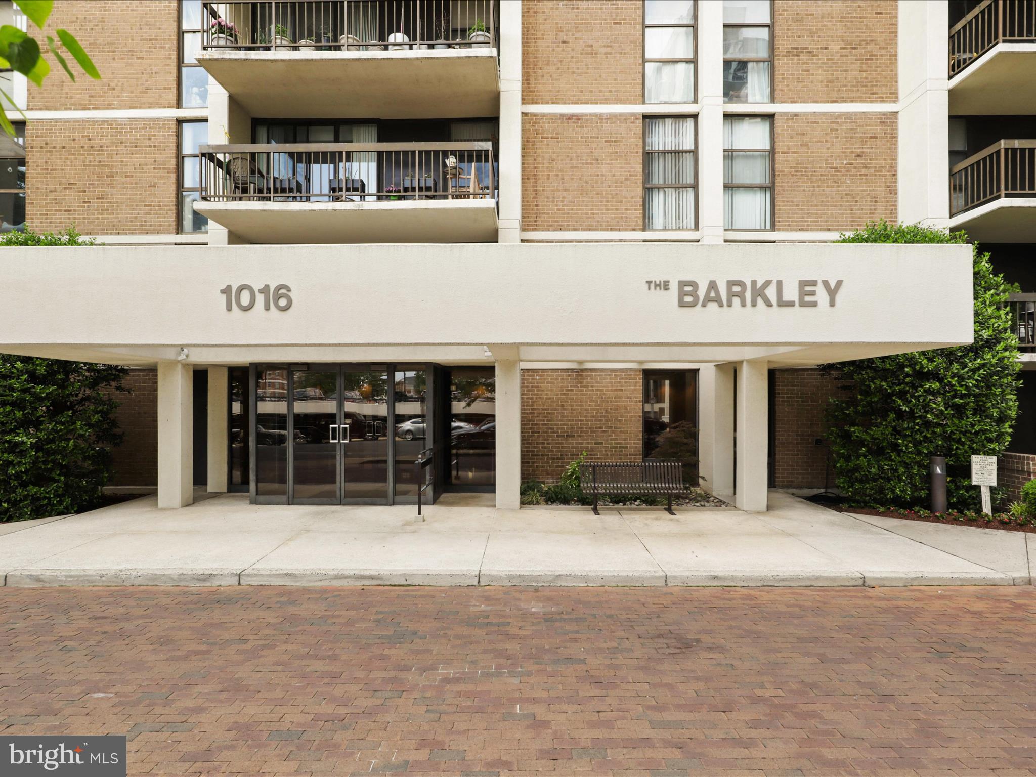 BARKLEY CONDO - Residential Lease