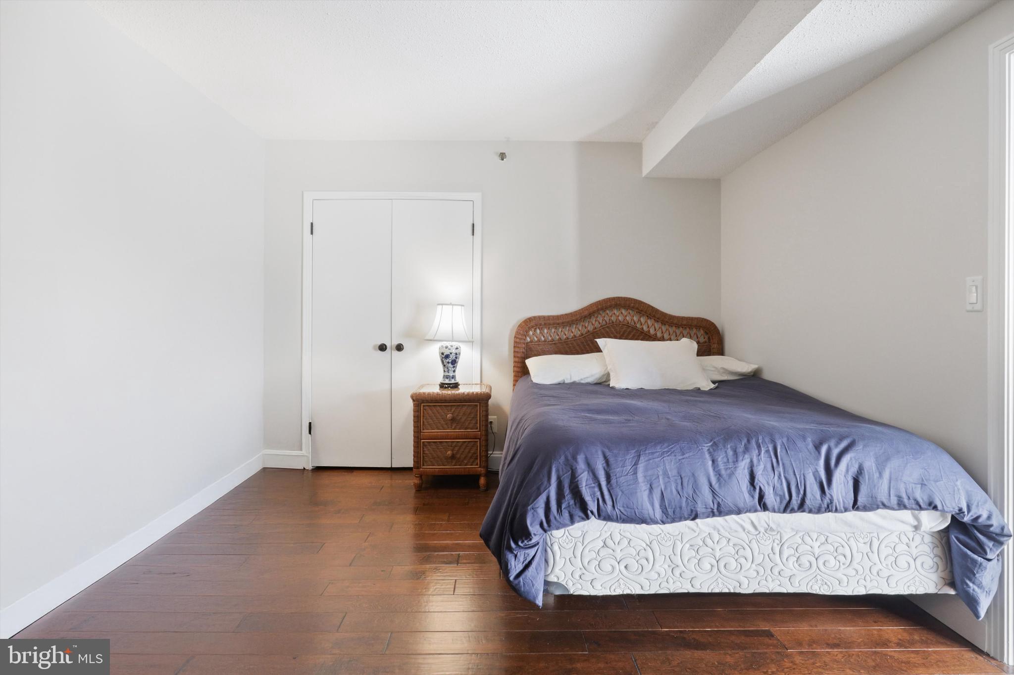 BARKLEY CONDO - Residential Lease