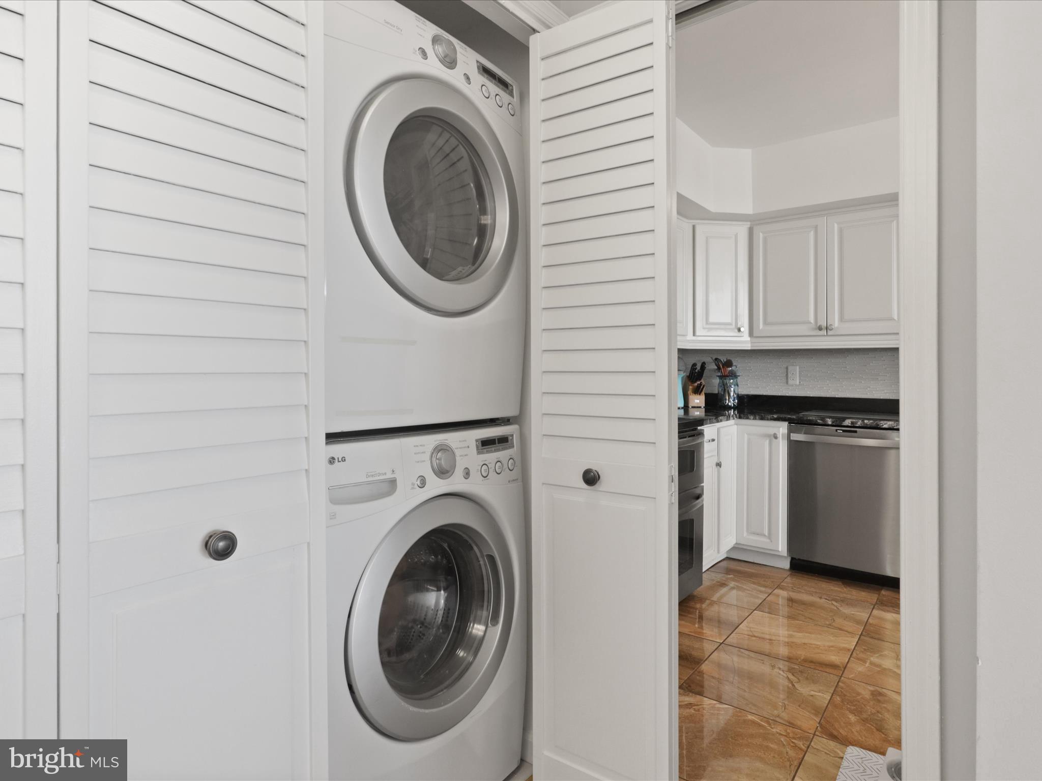 BARKLEY CONDO - Residential Lease