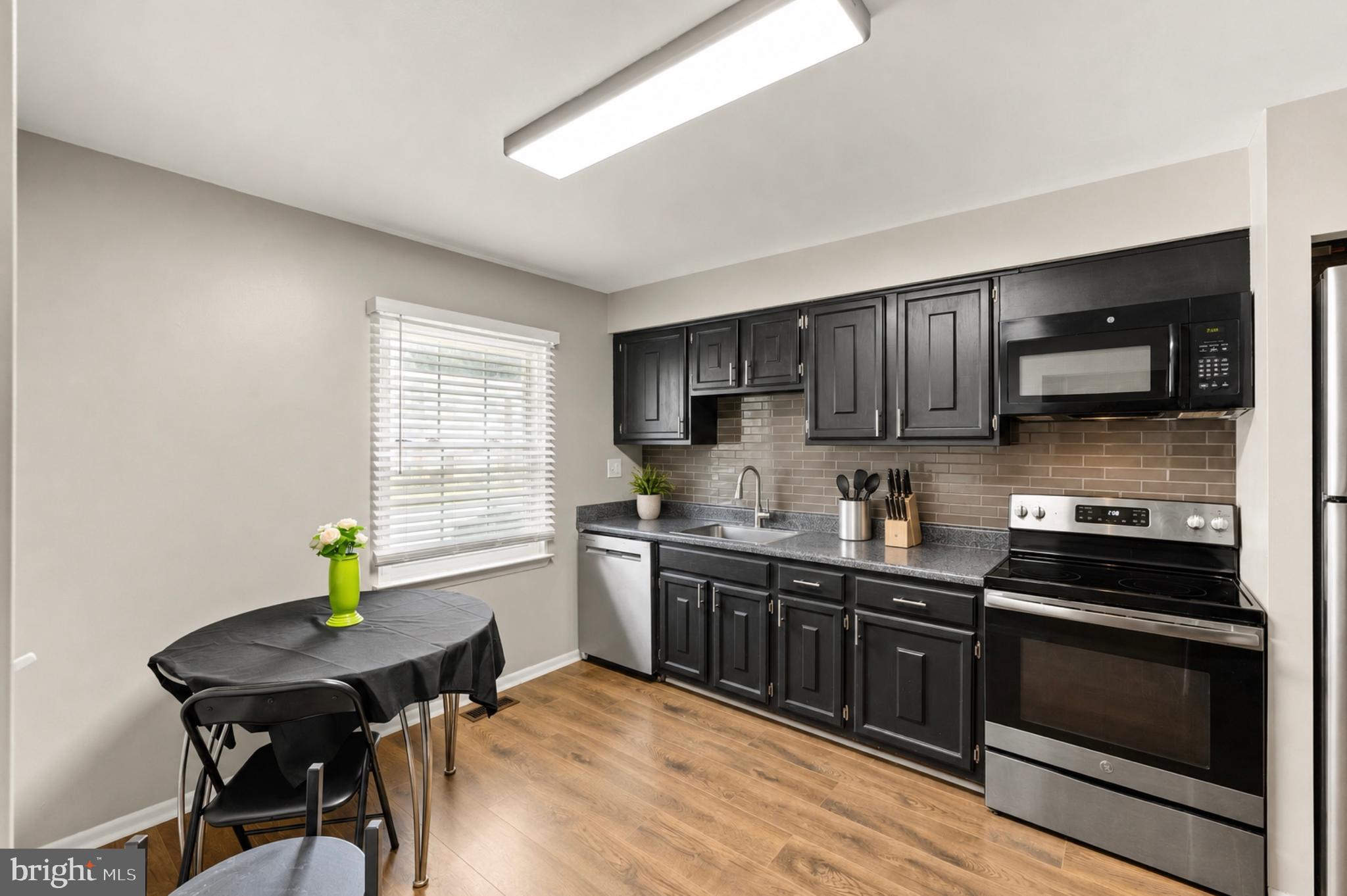 KINGS POINT - Residential