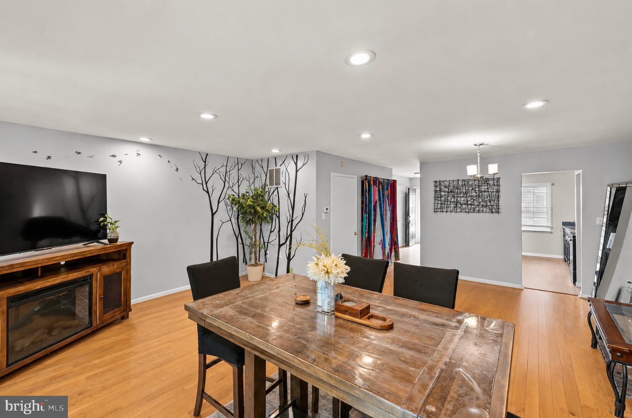 KINGS POINT - Residential