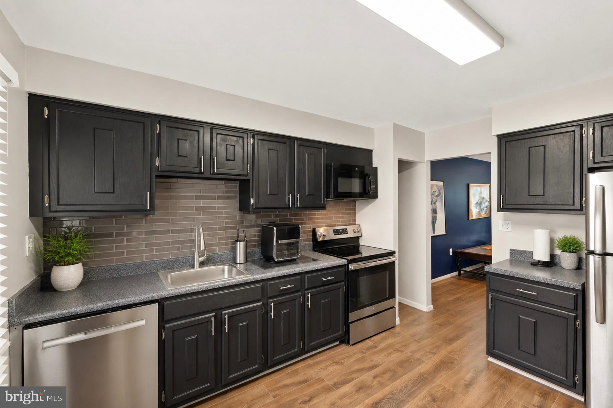 KINGS POINT - Residential