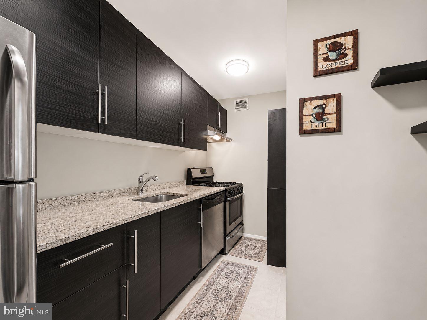 OCCOQUAN RIDGE CONDO - Residential