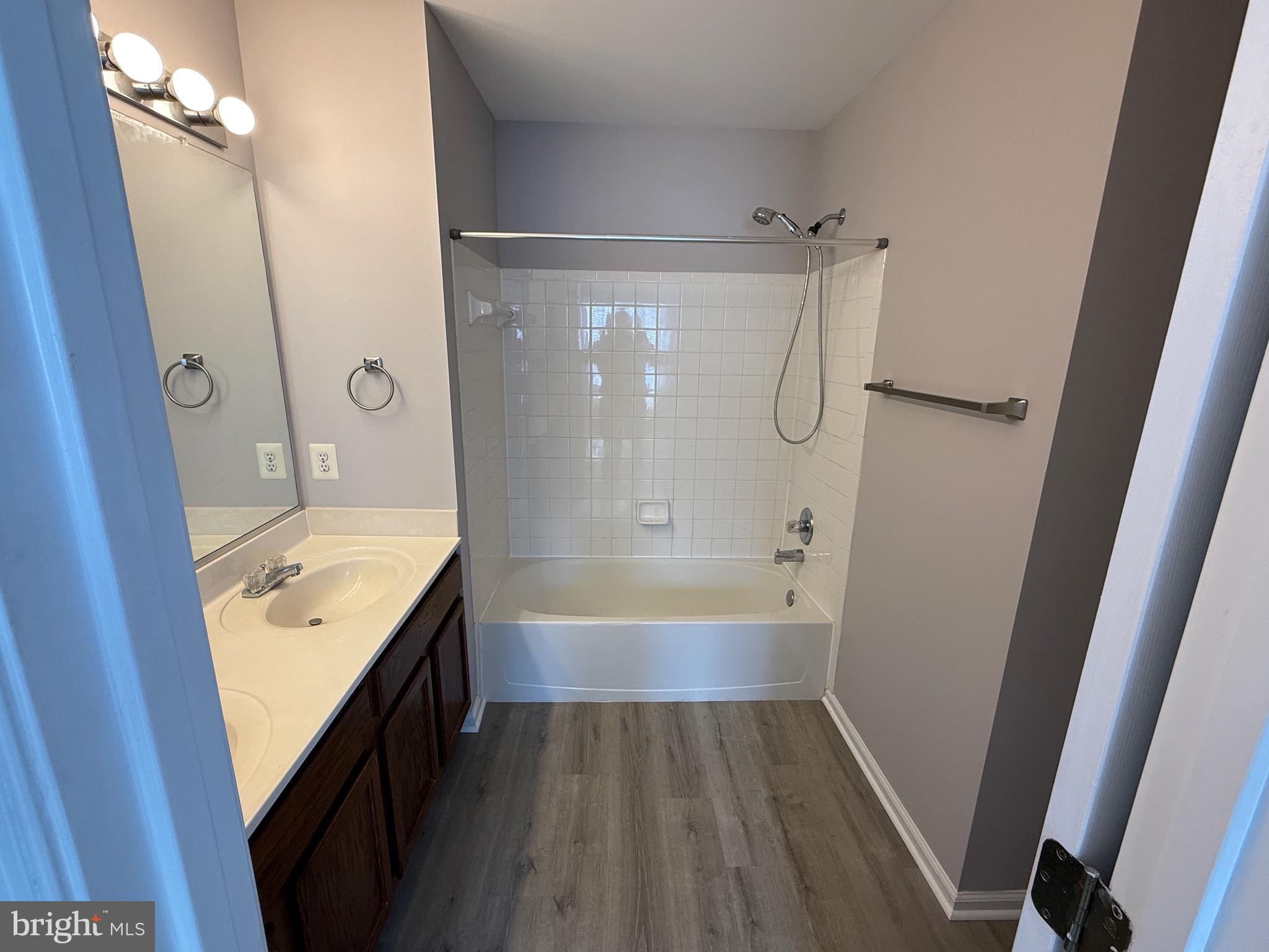 PINEY ORCHARD - Residential Lease