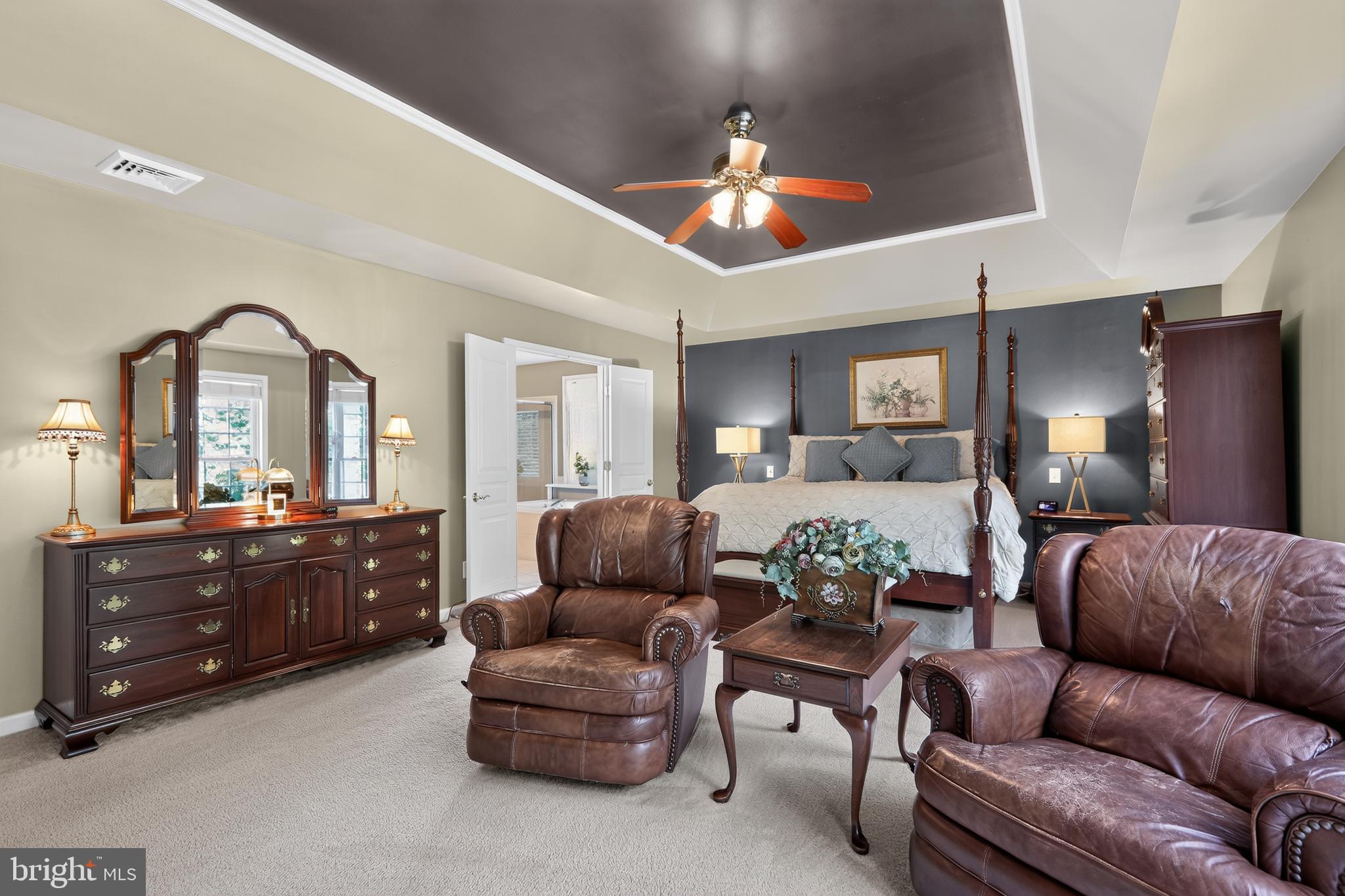 EAGLE HUNT - Residential