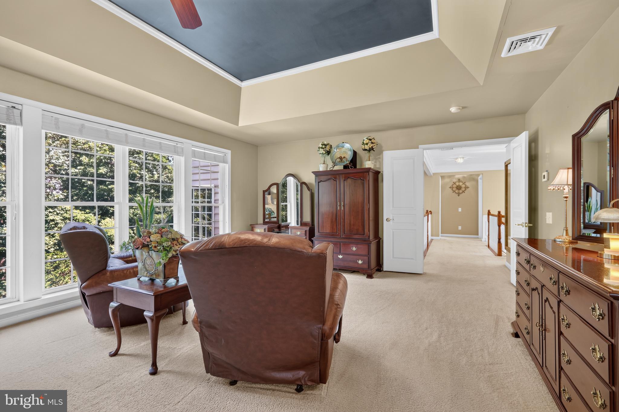 EAGLE HUNT - Residential