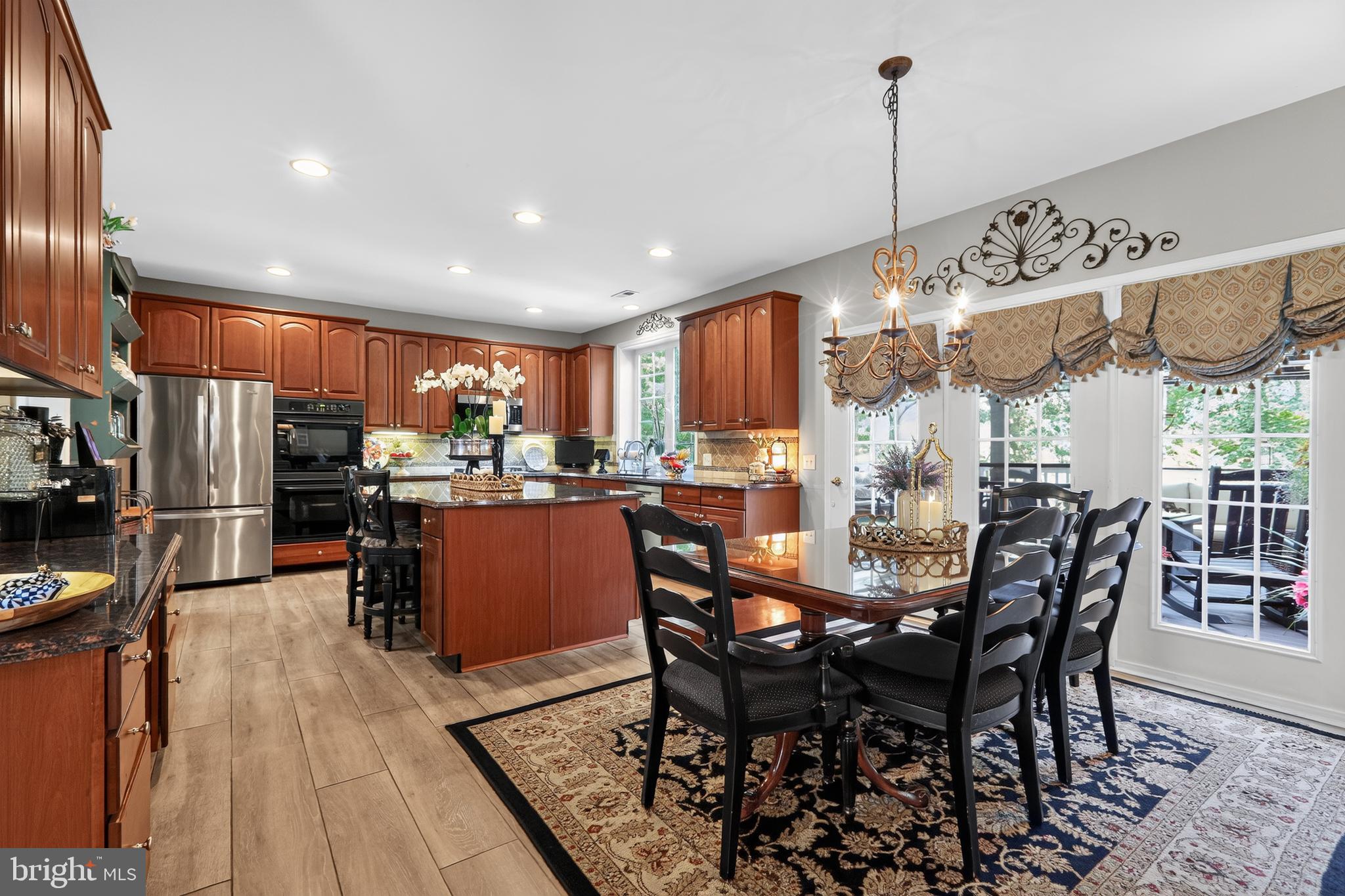EAGLE HUNT - Residential