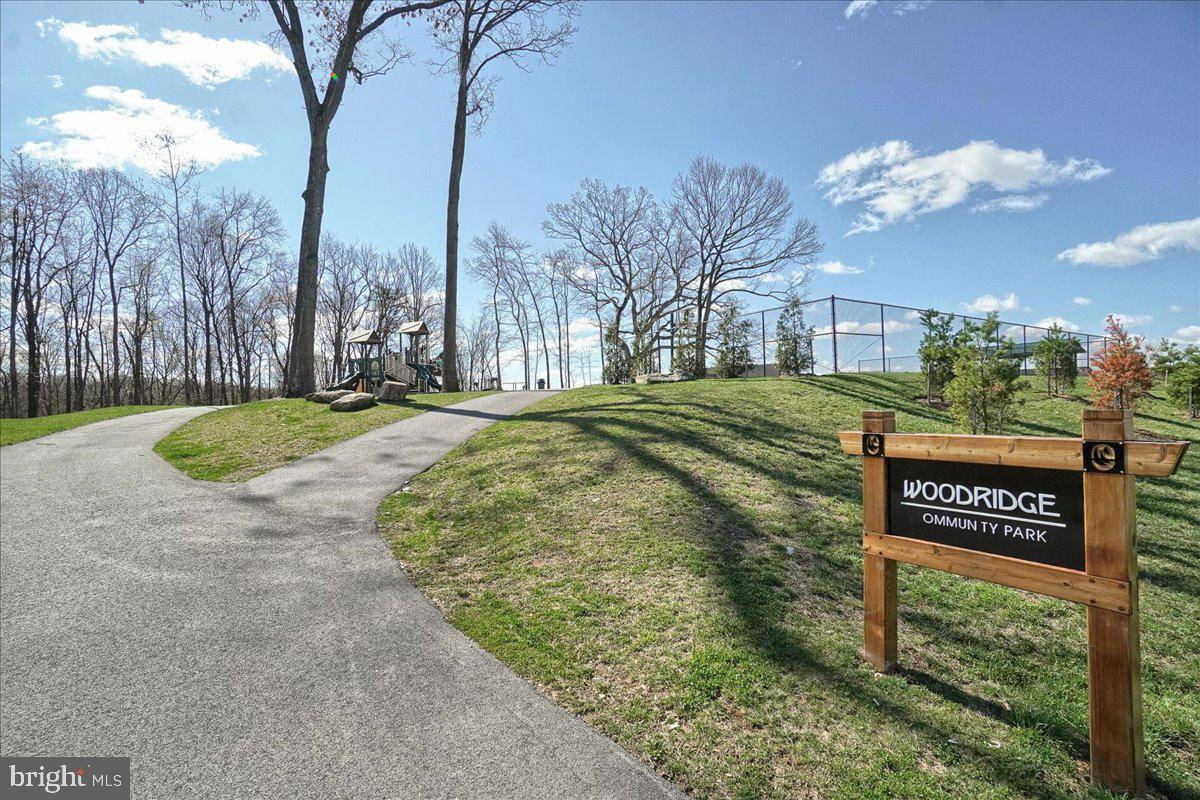 LAKE LINGANORE WOODRIDGE - Residential