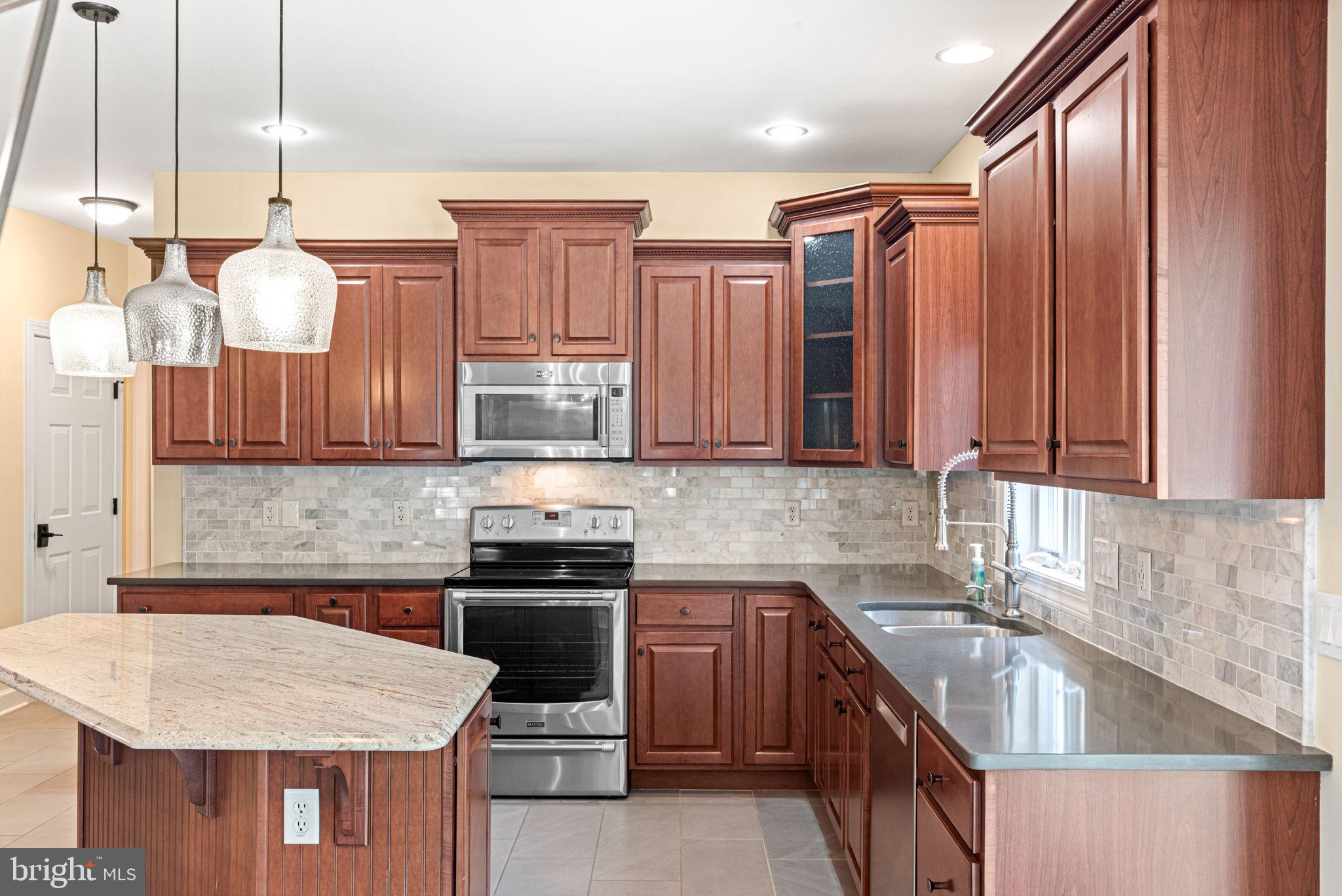 SOUTHPOINT MEADOWS - Residential