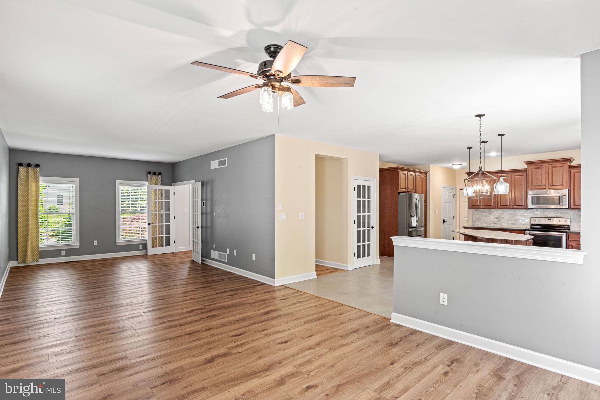 SOUTHPOINT MEADOWS - Residential