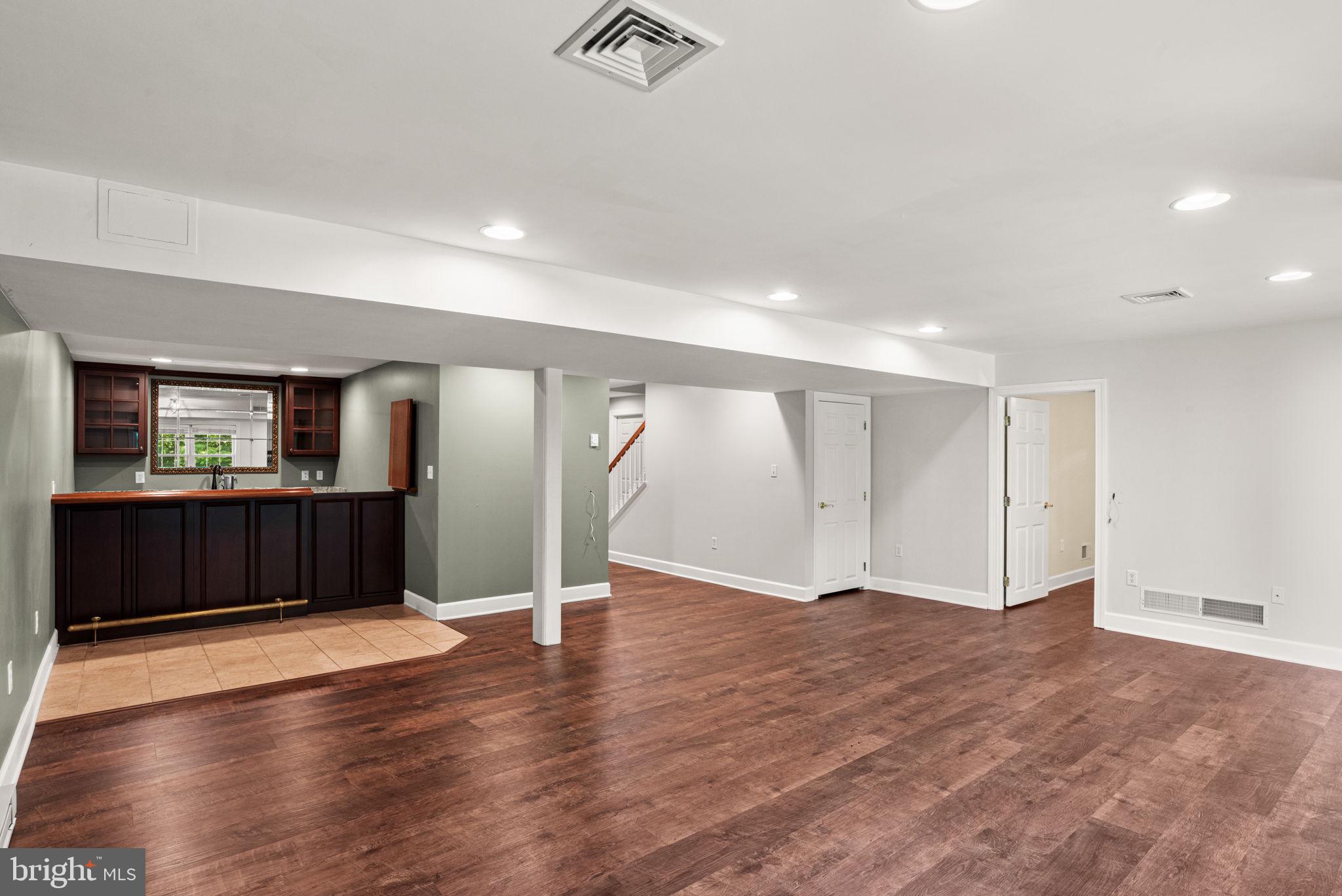 SOUTHPOINT MEADOWS - Residential