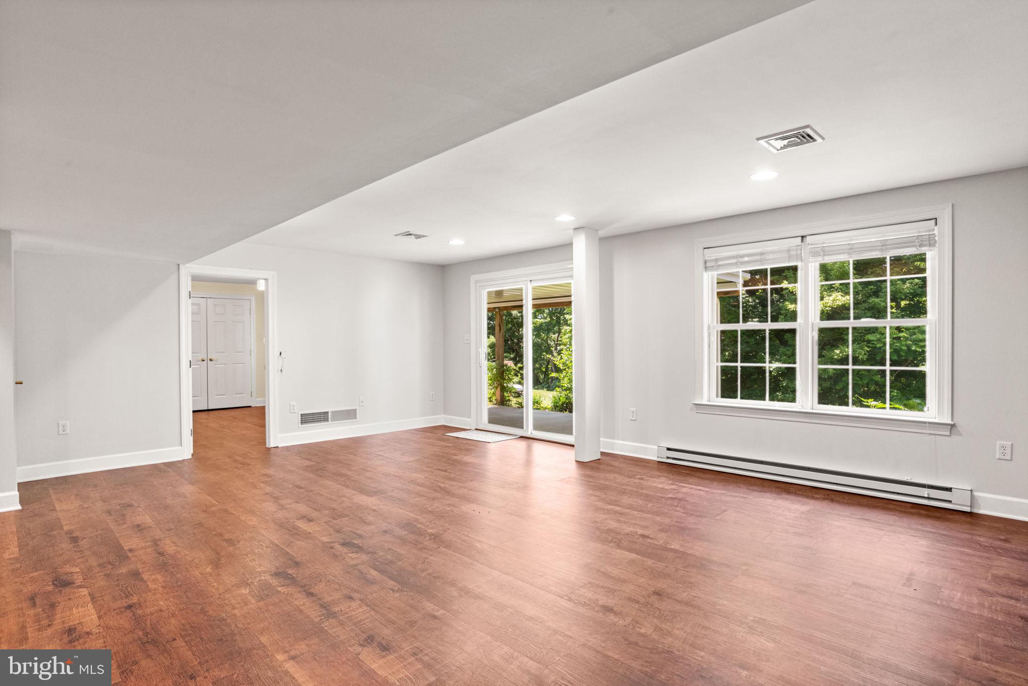 SOUTHPOINT MEADOWS - Residential