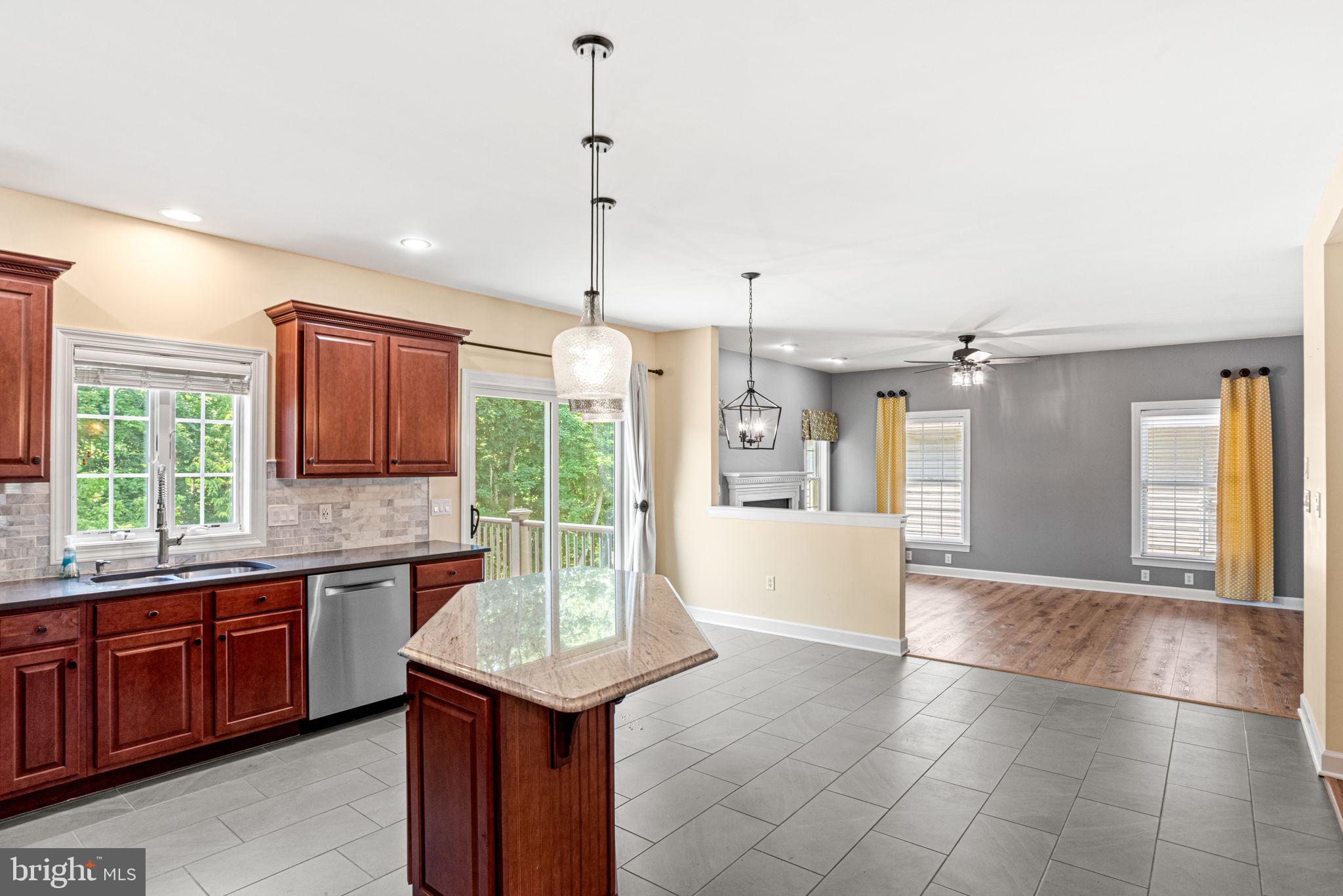 SOUTHPOINT MEADOWS - Residential