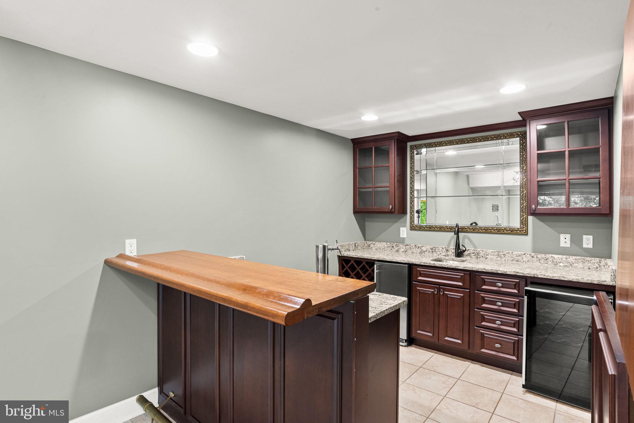 SOUTHPOINT MEADOWS - Residential