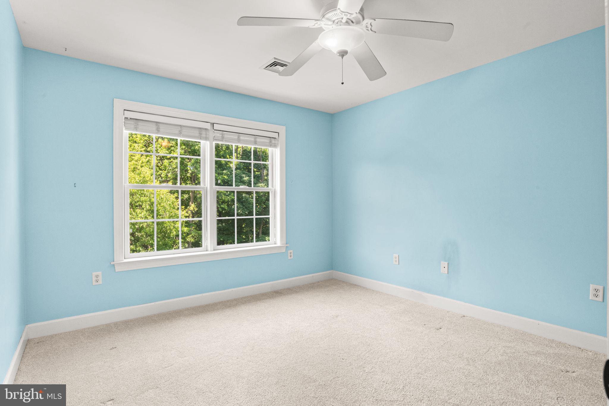 SOUTHPOINT MEADOWS - Residential