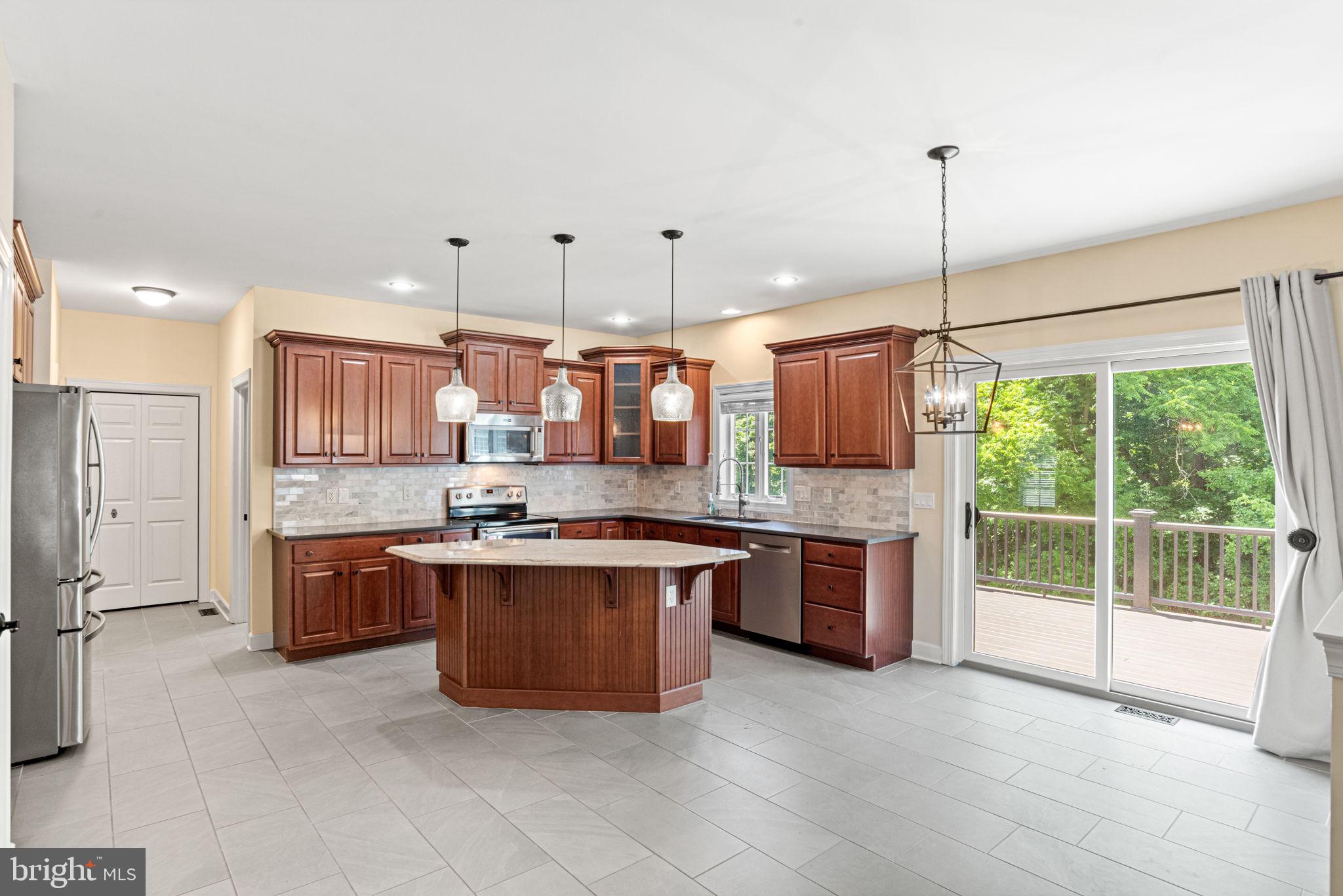 SOUTHPOINT MEADOWS - Residential