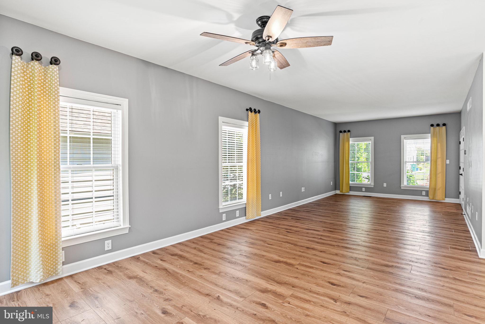 SOUTHPOINT MEADOWS - Residential