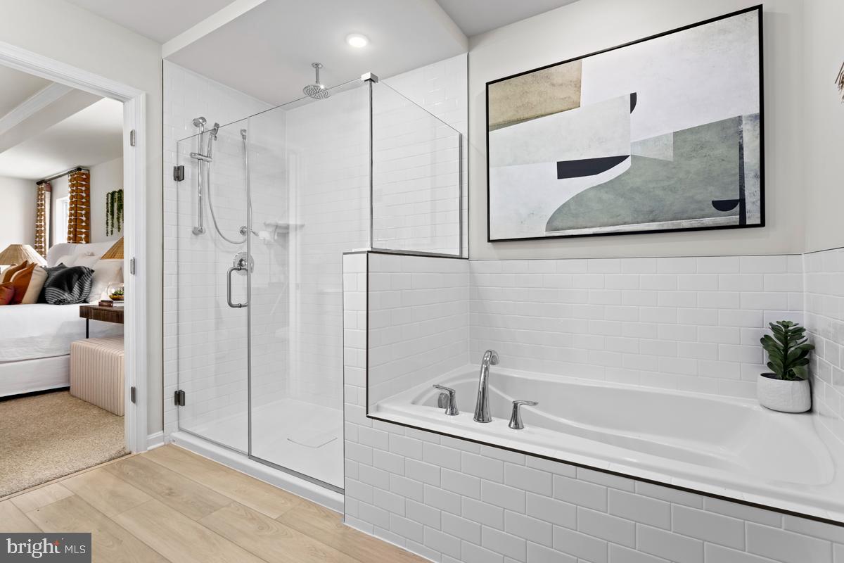 HUNTWELL WEST - Residential