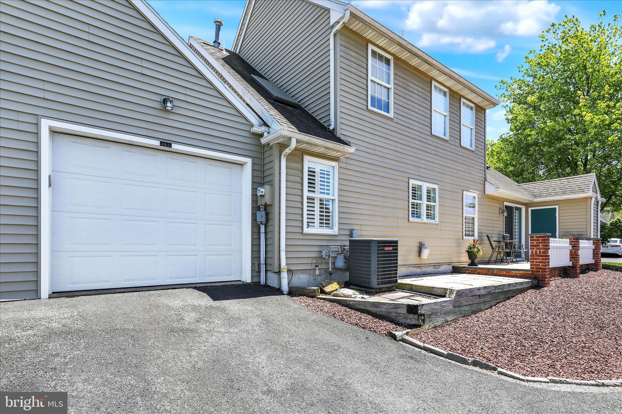 STONE HILL FARMS - Residential