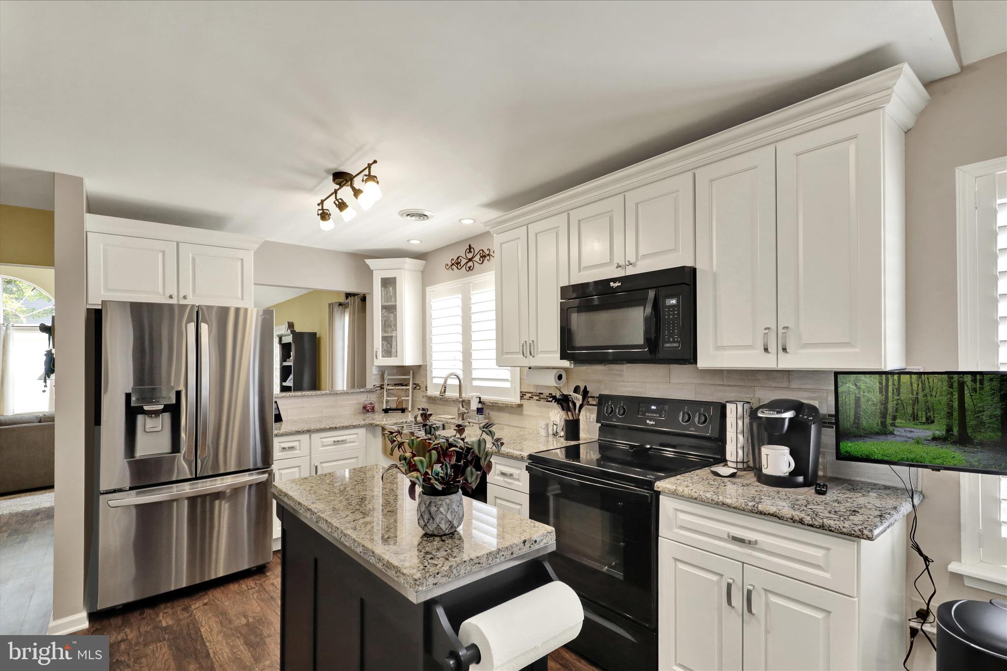 STONE HILL FARMS - Residential