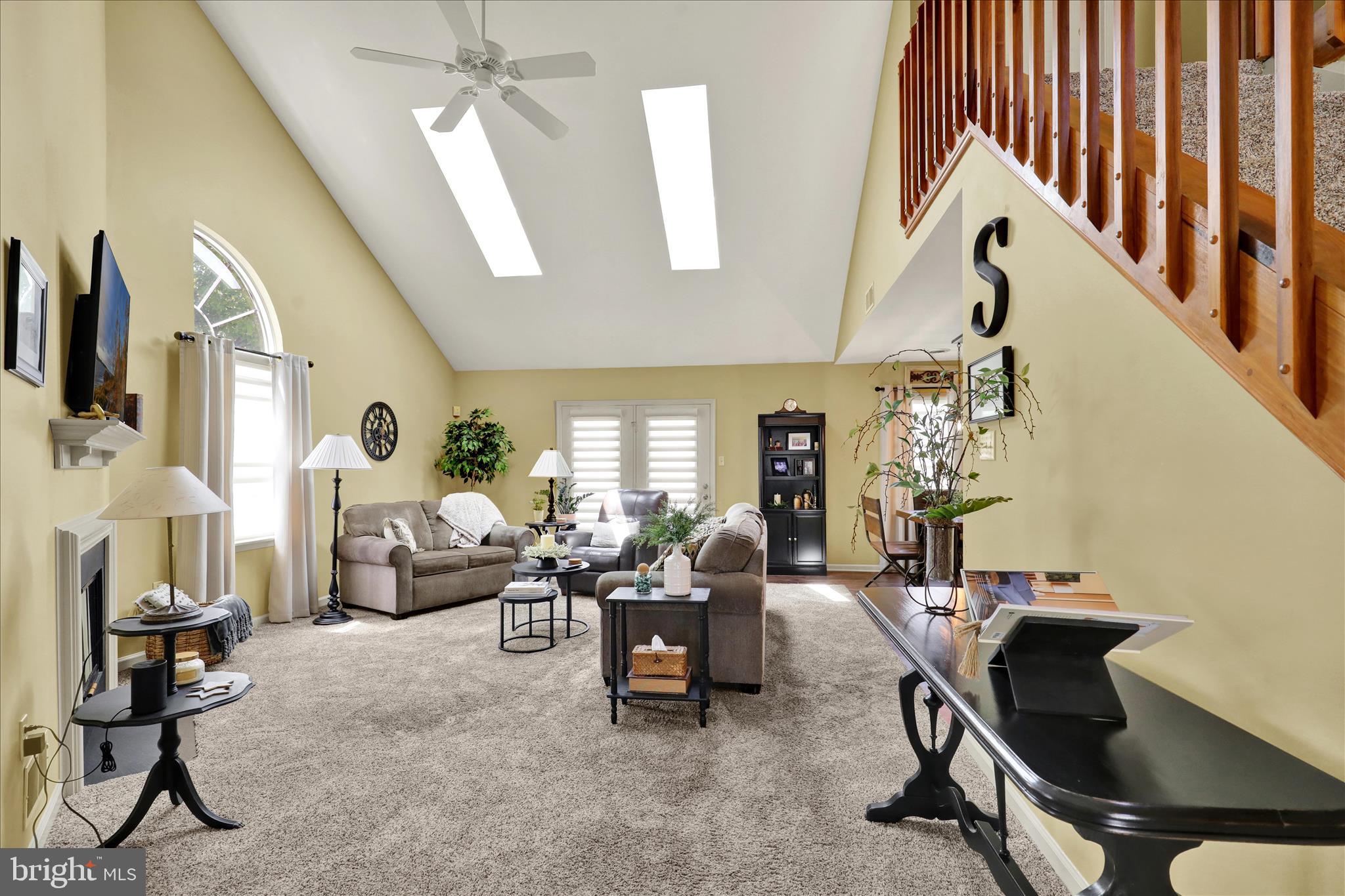 STONE HILL FARMS - Residential