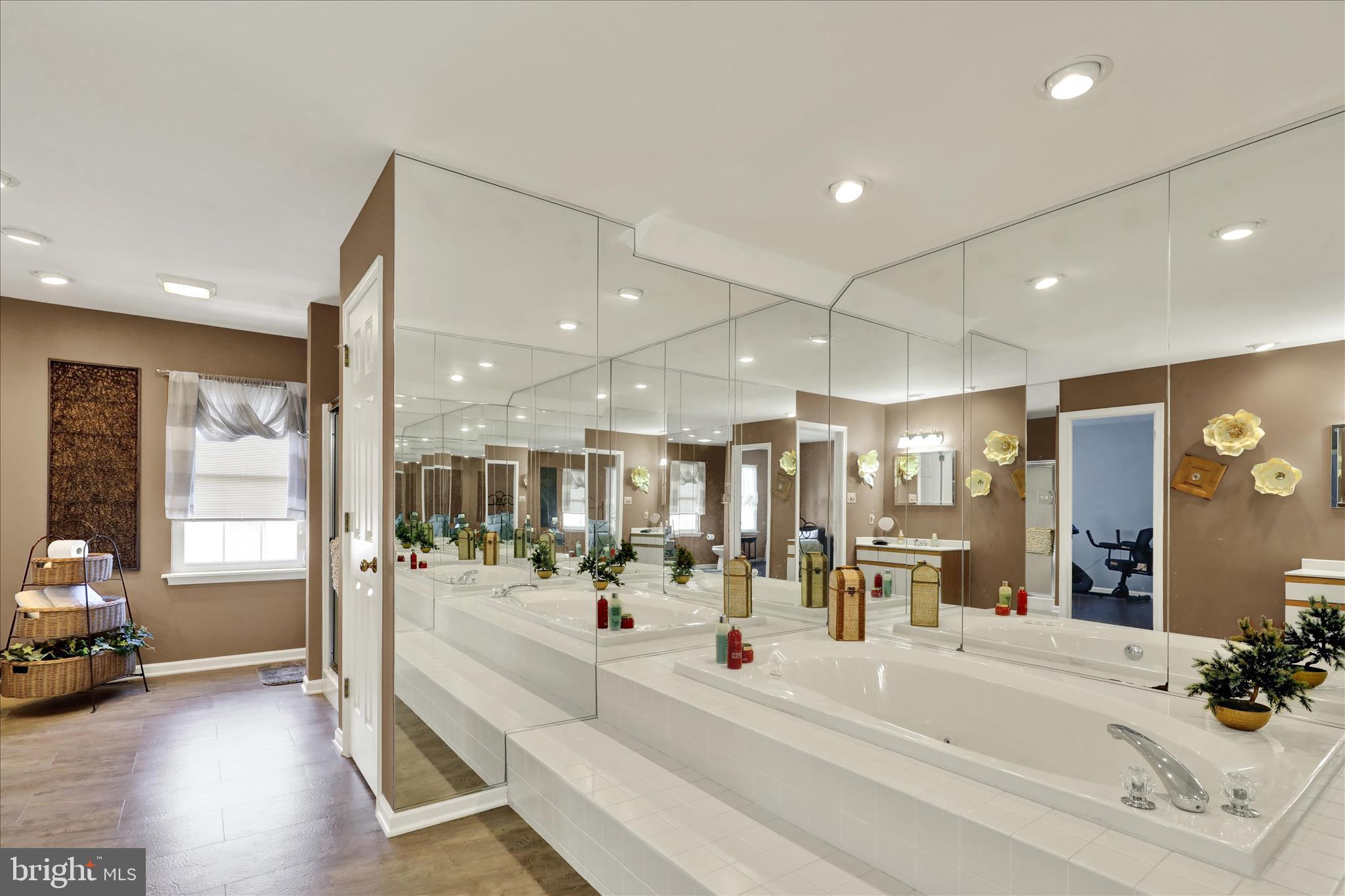 STONE HILL FARMS - Residential