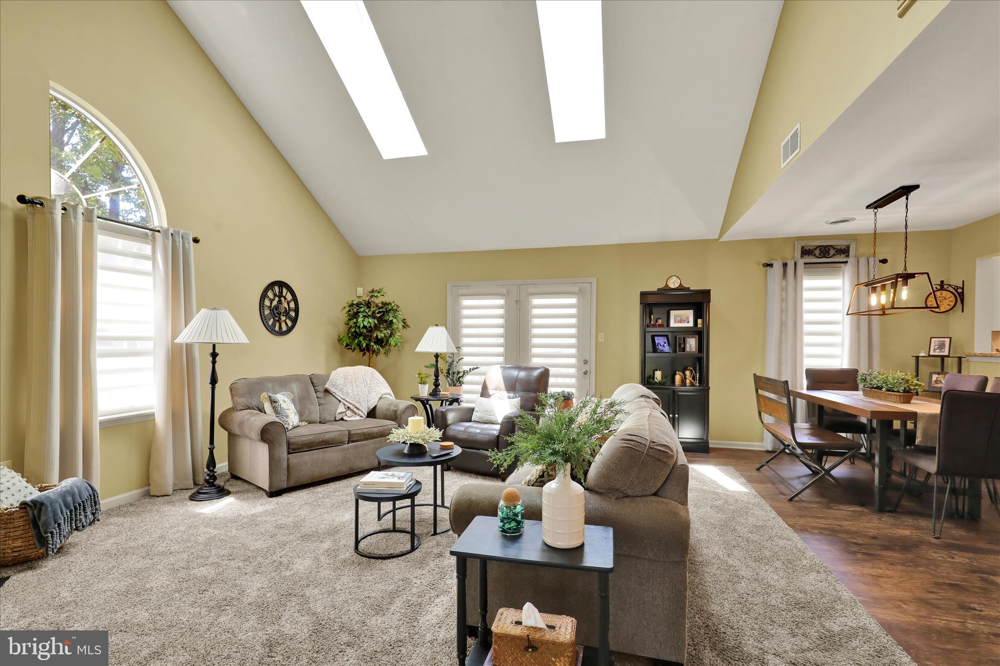STONE HILL FARMS - Residential