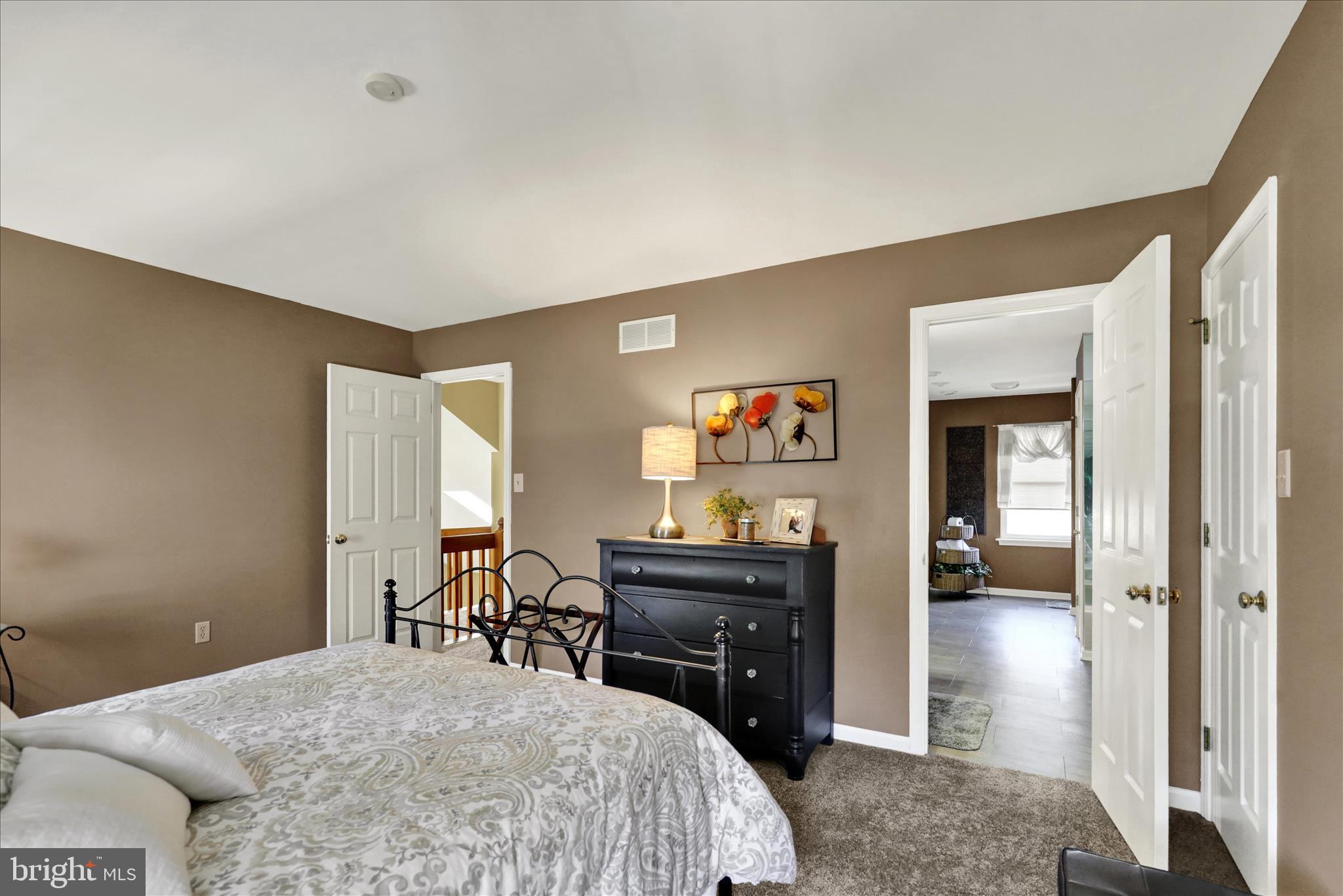 STONE HILL FARMS - Residential