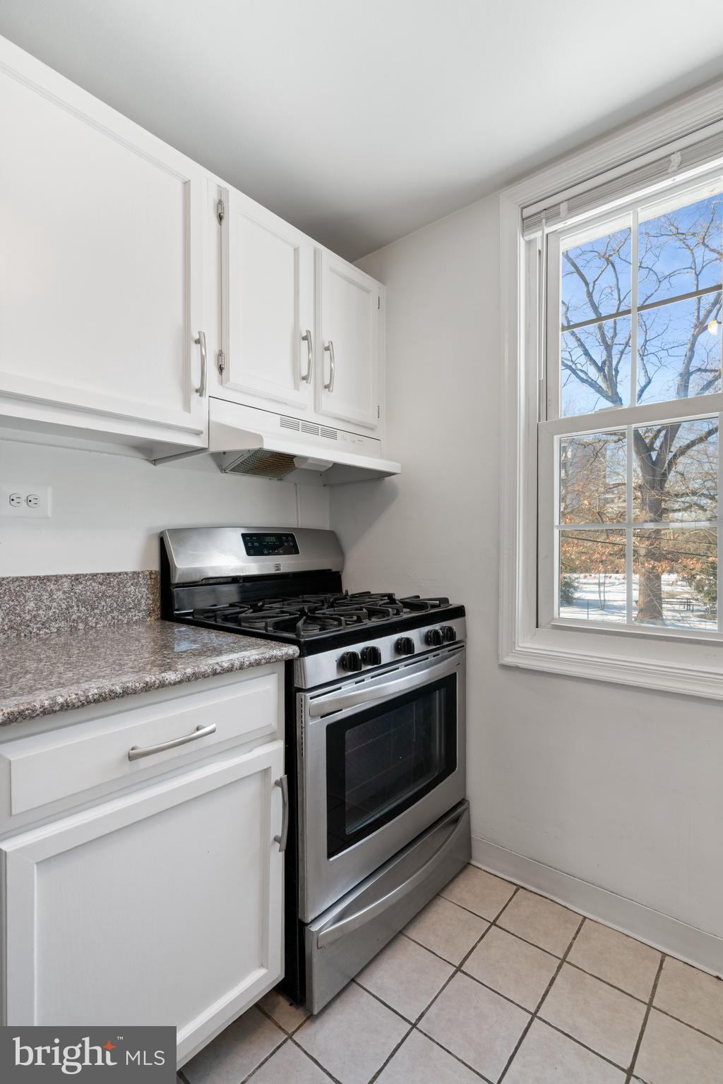 ARLINGTON OAKS - Residential