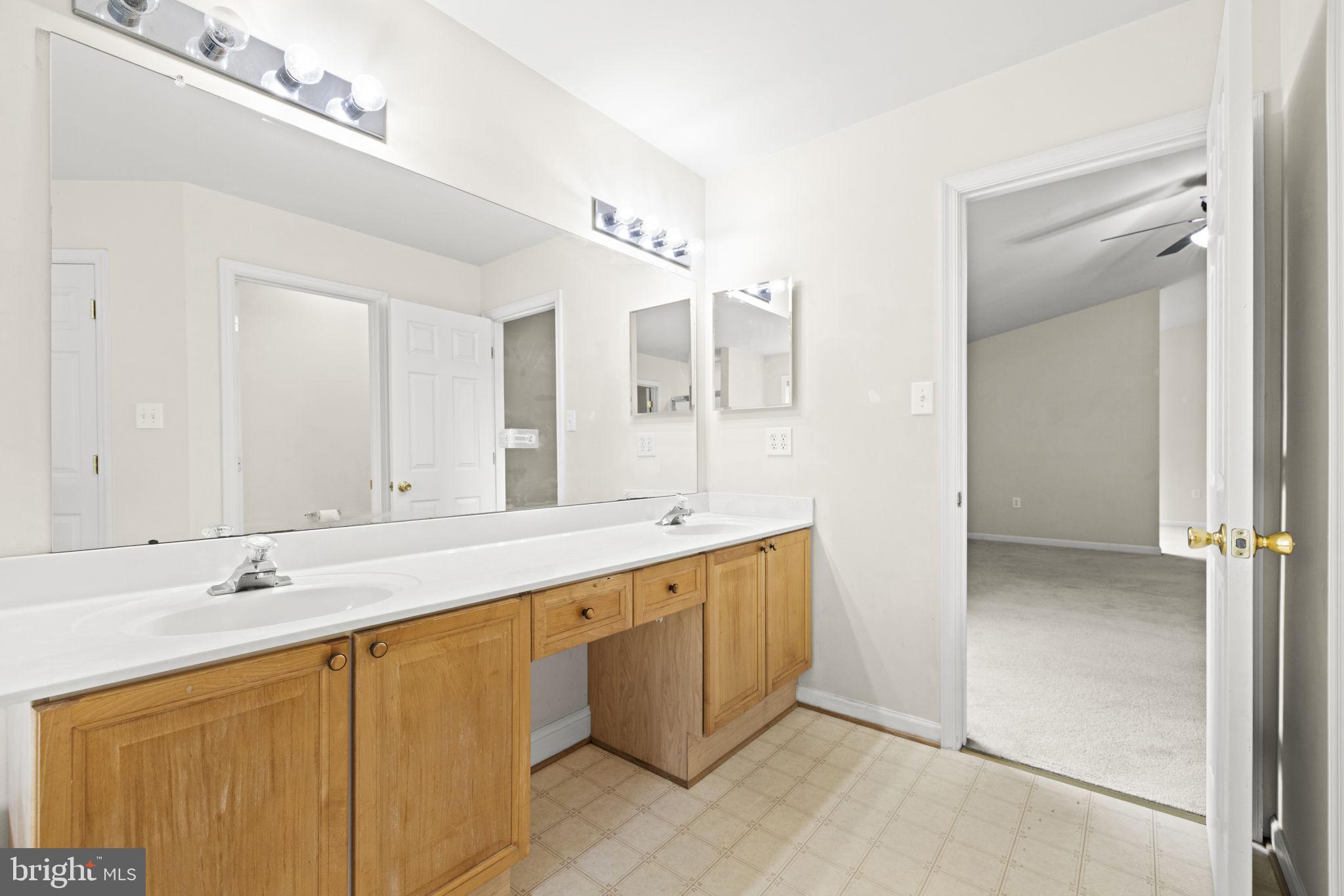 MEADOW BROOK - Residential