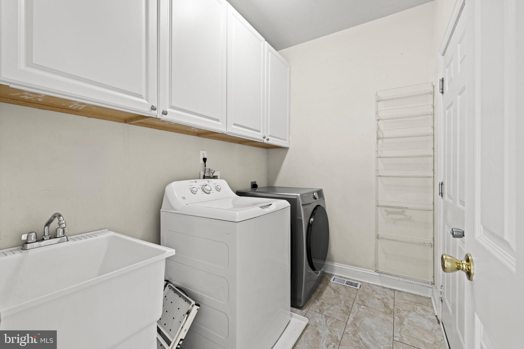 MEADOW BROOK - Residential