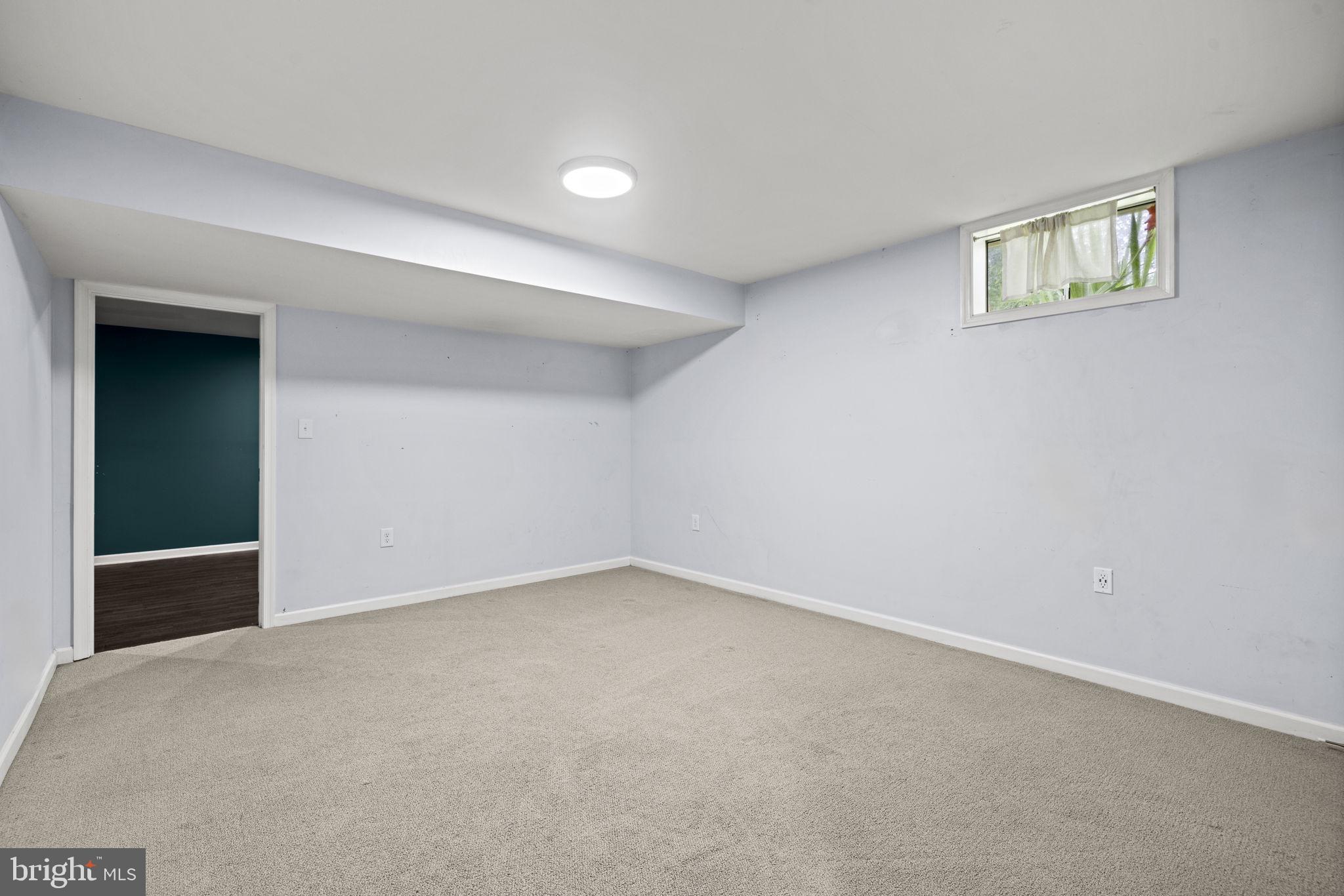 MEADOW BROOK - Residential