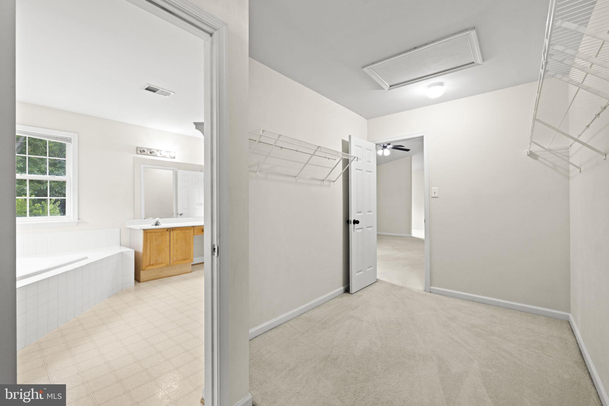MEADOW BROOK - Residential
