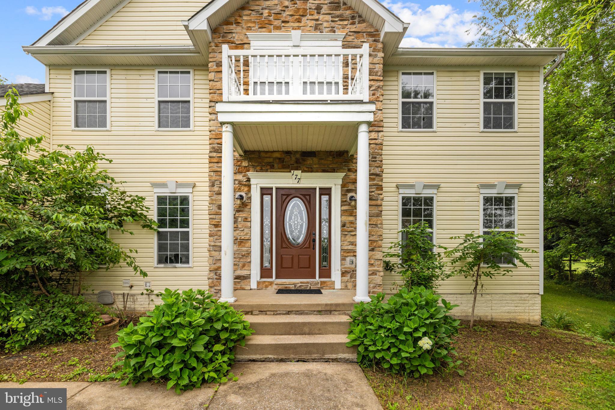 MEADOW BROOK - Residential