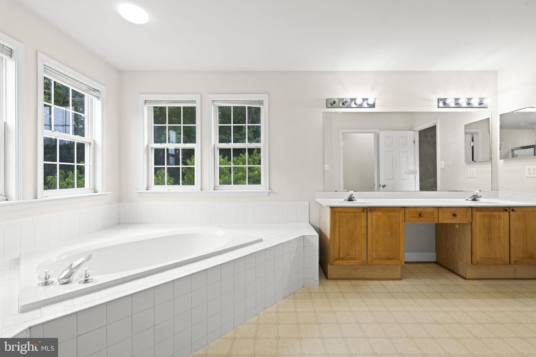 MEADOW BROOK - Residential