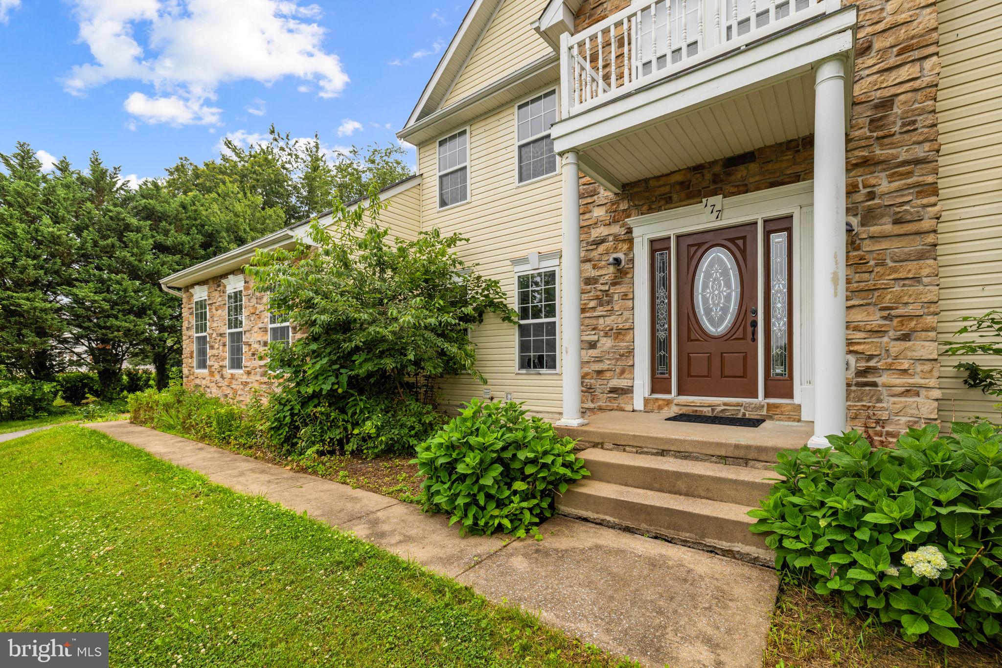 MEADOW BROOK - Residential